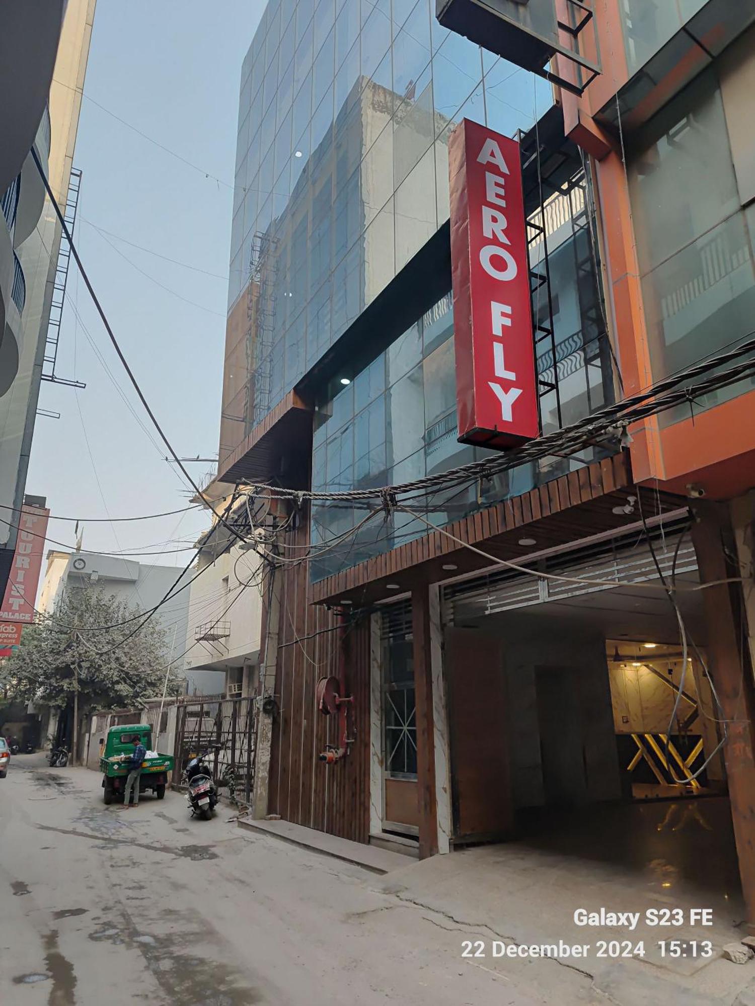 Guest house In Bb - Nestled In New Delhis Mahipalpur District New Delhi